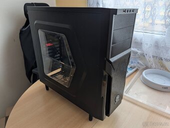 PC Skříň od Thermaltake Versa - Průhledná bočnice - 3