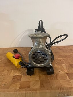 Mlýnek na maso Porkert 22 s elekrtromotorem 230V - 3