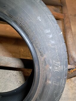 Dunlop 215/60 r16 - 3