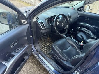 rozprodam Mitsubishi Outlander 2.2 di-d instyle 115kw rv2009 - 3