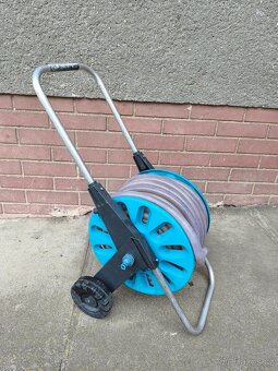Prodám vozík na hadici GARDENA s navíjecím bubnem - s hadicí - 3