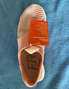 sportovní boty NIKE , stélka 24cm - 3
