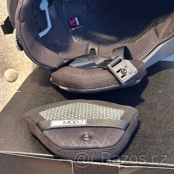 Helma OAKLEY MOD3 nová, velikost M - 3
