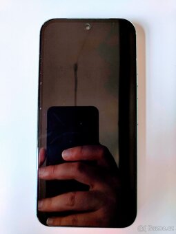 Google Pixel 8A 128 GB, ještě rok v záruce - 3