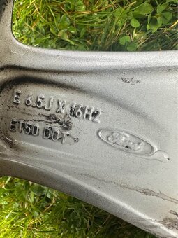 Originál Ford -Alu kola 5x108 - 6,5j x16 ET 50 + zimní pneu - 3