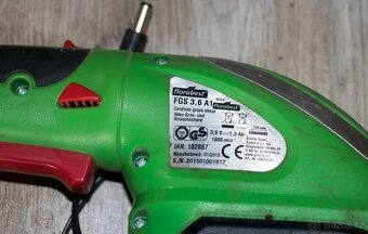 Aku nůžky na trávu a živý plot - 3