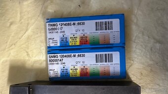 Soustružnické nože + destičky SNMG120408 - 3
