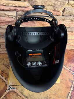 Svářečská samostmívací kukla- Brock pro - 3