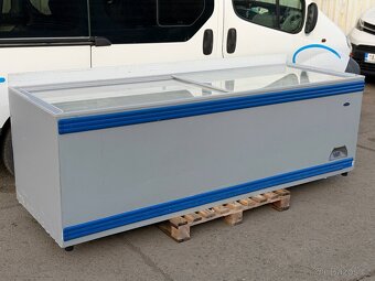 Prosklený pultový mrazák 250x85x85cm - 3