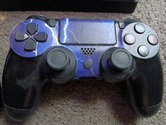 Playstation 4 PRO 1TB + 2 ovladače - 3