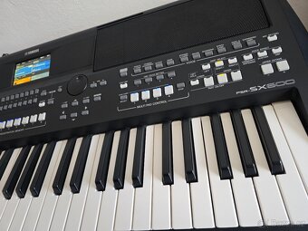YAMAHA PSR SX 600 - 3