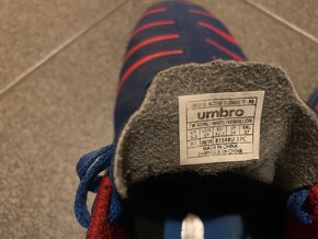Turfy zn. Umbro, vel. 38,5 - 3