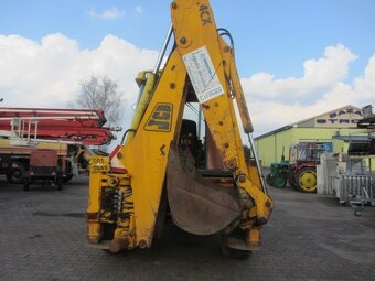 Kolový bagr JCB 4CX - 3