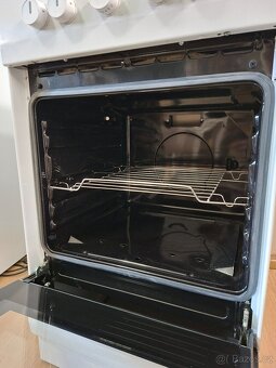 Plynový sporák Amica SHG 5831S W - 3
