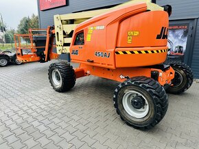 Kloubová terenní plošina JLG 450 - 3