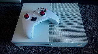 XBOX One S 500GB + 2hry - 3