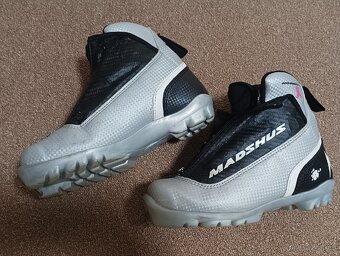 Prodam detske boty na bezky vel. 35 - 3