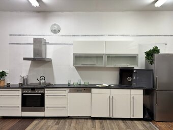 Světlá designová kuchyně SIMBA - 3