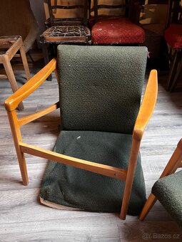 Stará křesla retro - 3
