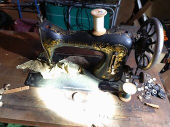 Šicí stroj, stůl, stolek Bobbin - 3
