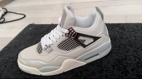 Jordan 4 frozen moments - 3