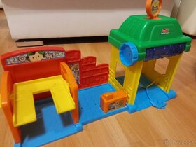 garáž + servis/myčka Little People, Fisher Price - 3