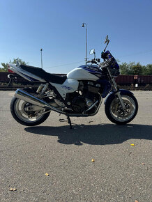 Suzuki GSX 1400 - 3