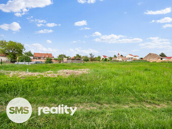 Stavební pozemky Kubšice – 600 m² a 700 m², možnost koupě i - 3