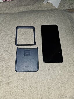 Samsung Z Flip 5 512 GB, 1 rok záruka +Samsung Watch 4. - 3