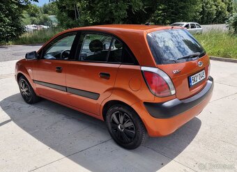 Kia Rio 1.4 DOHC 71kw rok 2009 - 3