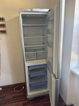 Prodám lednici Indesit - 3