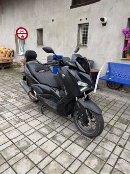 Prodám Yamaha XMAX 300 MAX 2024 - DPH - 1000km - Akrapovič - - 3
