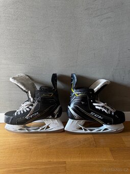 Brusle CCM Tacks 9050 (vel 8,5 = 44 EUR) - 3