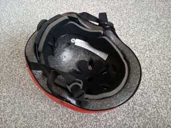 Přilba na kolo pro dítě vel. M velmi zachovalá - 3