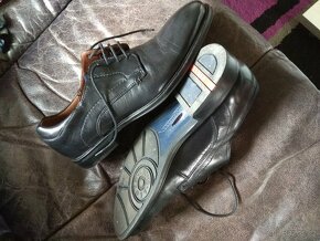 Nabízím málo použité boty, vel 42: společenské a tenisky - 3