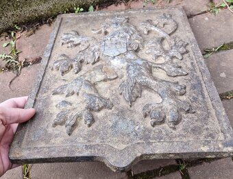 Znak  lev litý kovový 1.republika - 3