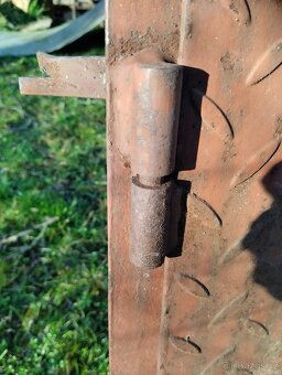 Zelezny poklop 80 x 80cm - 3