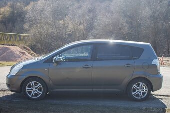 Toyota corrola verso - 3