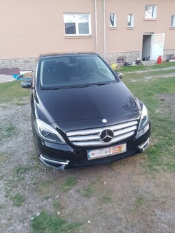 Mercedes Benz B180 - 3