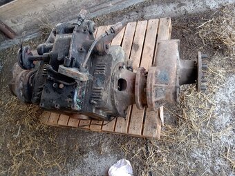 Zadní část Zetor 6911 - 3