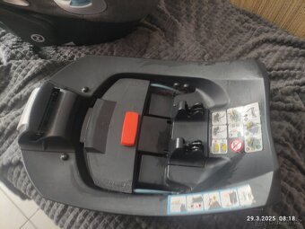 Autosedačka Cybex Aton Q i-Size + základna - 3