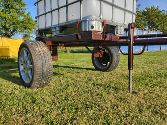 Vozík za traktor s nádrží 1000l - 3