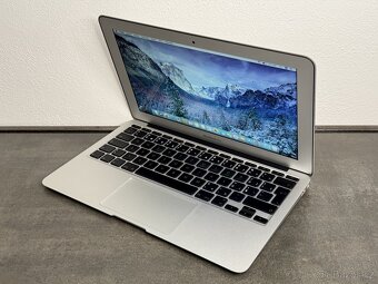 Macbook Air 11" 2010 / C2D / 2GB / 64GB / DPH - 3