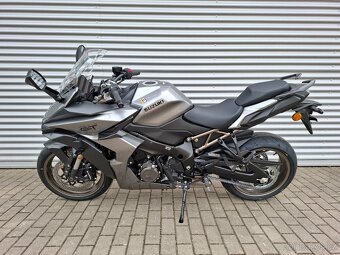 Suzuki GSX-S 1000 GT 2025 (STŘÍBRNÁ) - 3