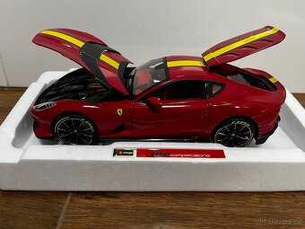 Ferrari 812 Competizione, Bburago - 3