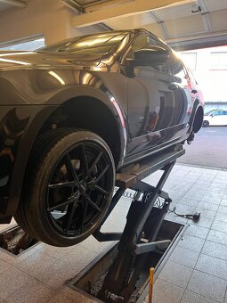 Dezent TV Black R18 5x112 - 3