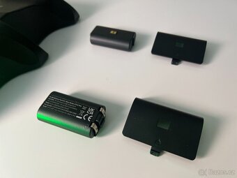 Dobíjecí dokovací stanice 2 ovladače XBOX SERIES - 3
