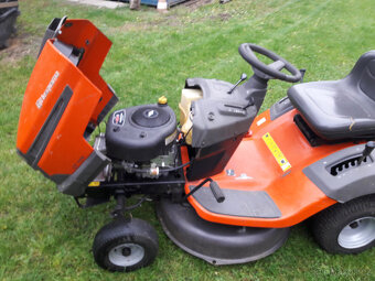 Záhradní traktor,sekačka,kosačka - 3