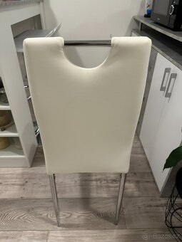 Jídelní stůl se židlemi - 3