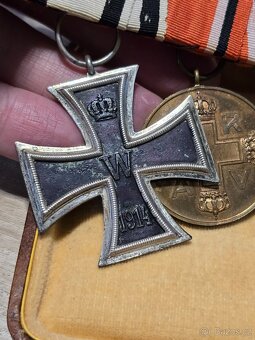 Rarita - německá lišta v etuji s EK2 na bílé stuze - 3